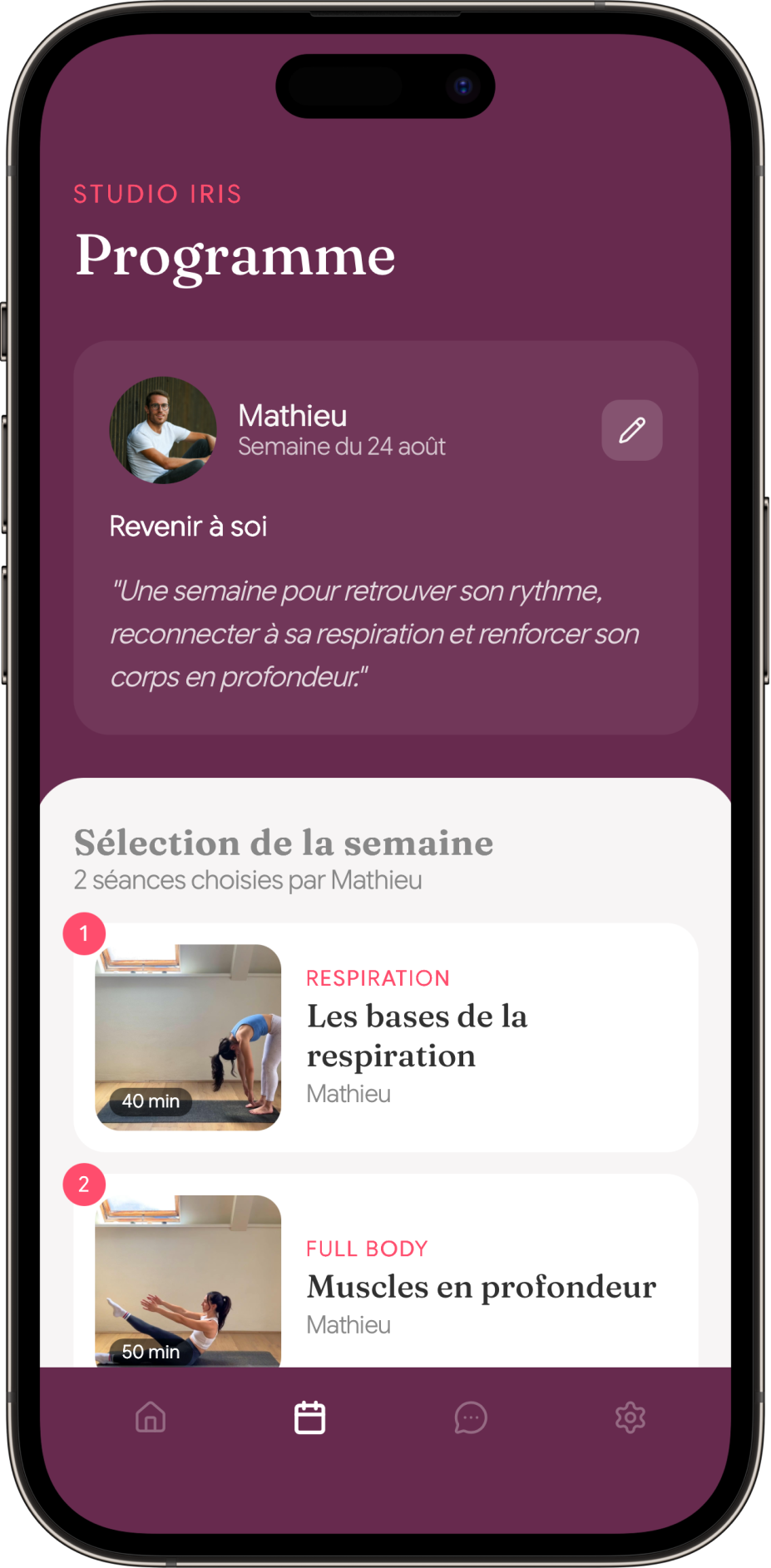 Écran programme hebdomadaire de l'app du Studio Iris, aux couleurs violettes
